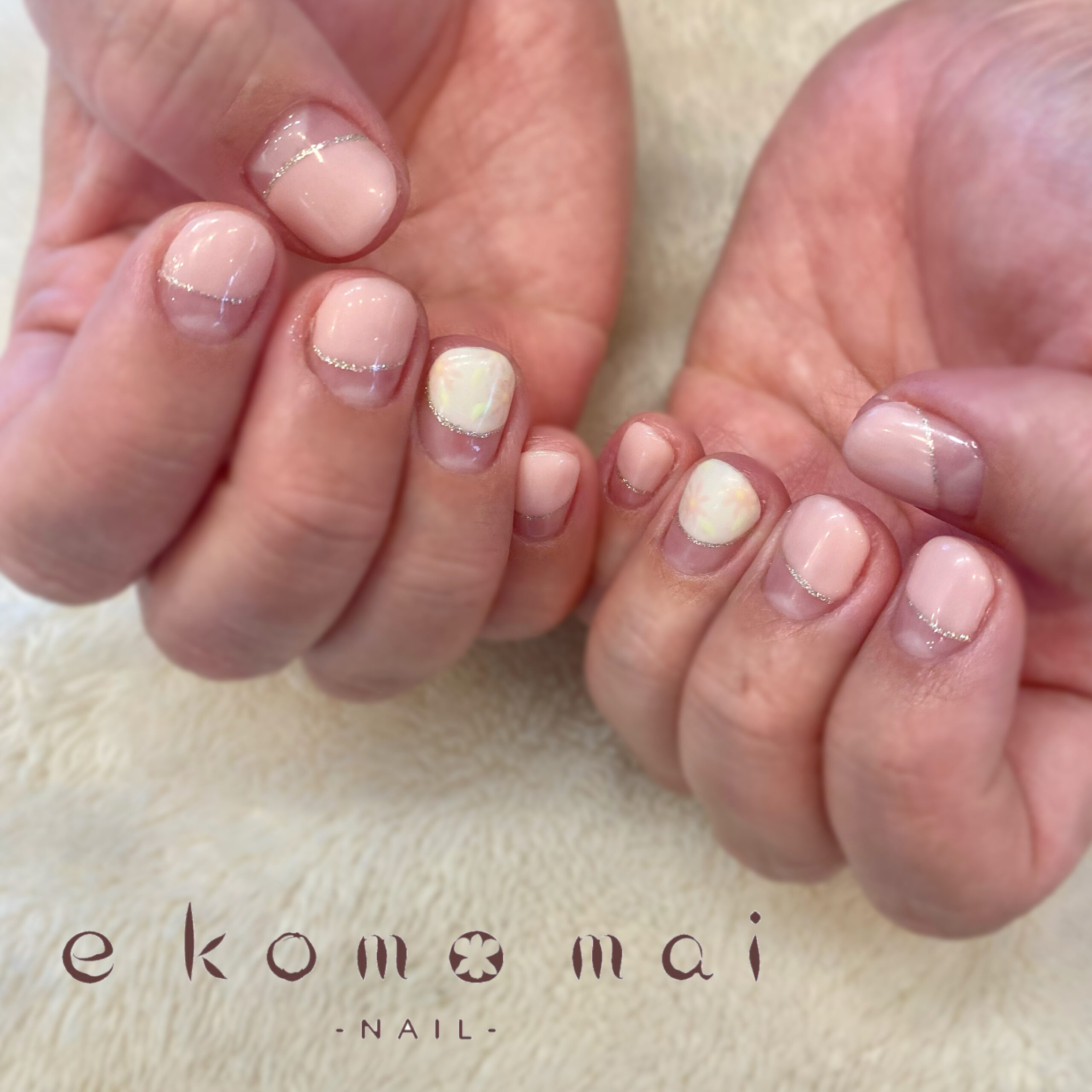 フラワーラウンドフレンチネイル 溝の口ネイルサロン E Komo Mai エコモマイ