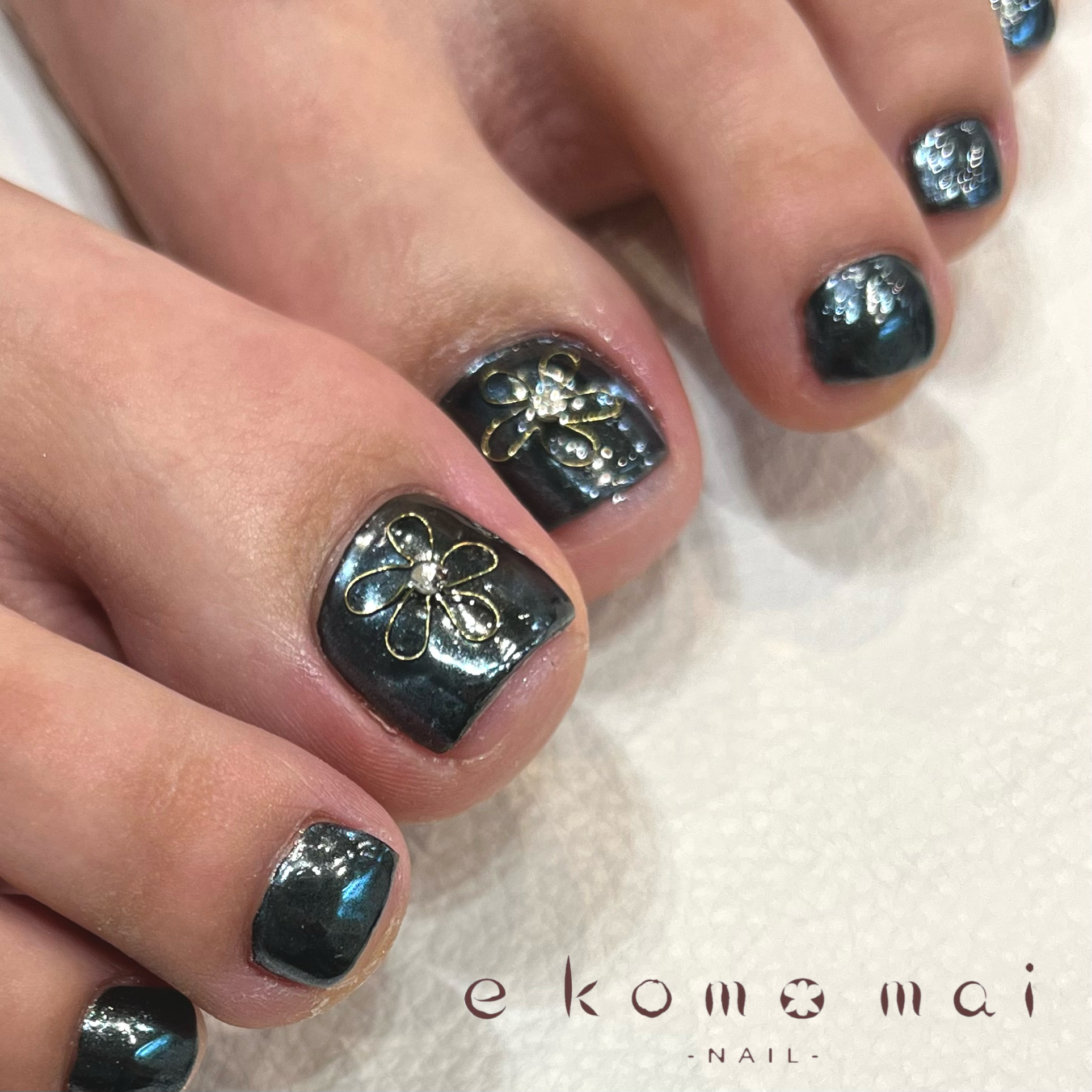 溝ノ口ネイルサロン フットネイル ブラックフラワーネイル 溝の口ネイルサロン E Komo Mai エコモマイ