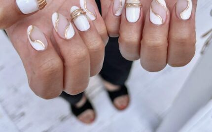 溝ノ口ネイルサロン　ニュアンスネイル　ミラーネイル　フットネイル　フラワーネイル　ニュアンスネイル　夏ネイル