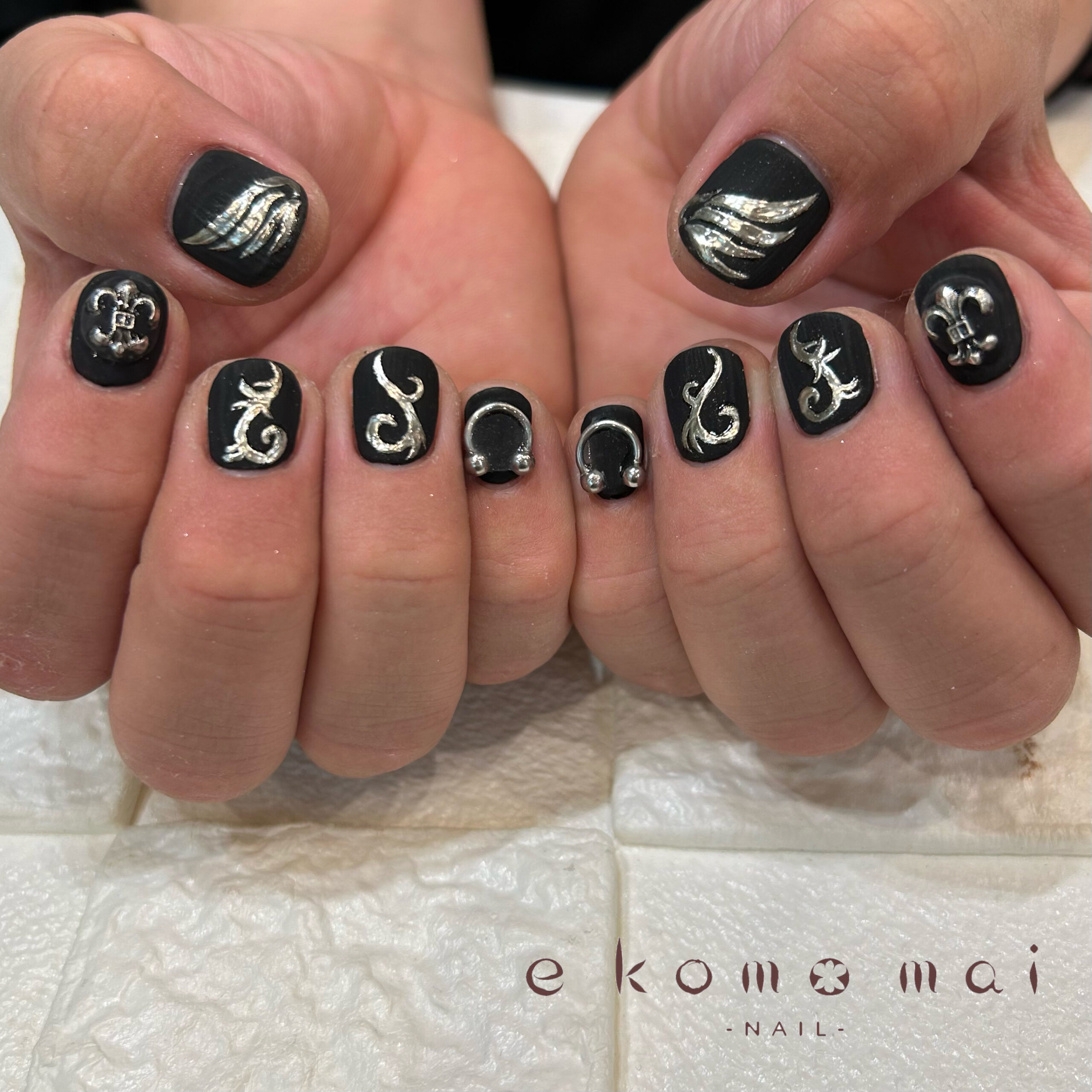スパイラル柄ネイル | 溝の口ネイルサロン e komo mai(エコモマイ) スパイラル柄ネイル | 溝の口ネイルサロン e komo mai(エコモマイ)