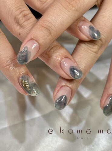 溝ノ口ネイルサロン　ニュアンスネイル　変形フレンチネイル　ミラーネイル　シンプルネイル